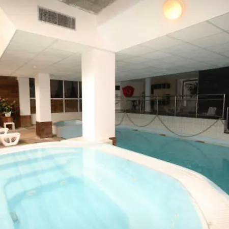 Apartmán Le - Piscine 2 - Pour 4 Personnes Mae-8694
